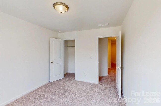 Building Photo - 2752 Yeager Dr NW
