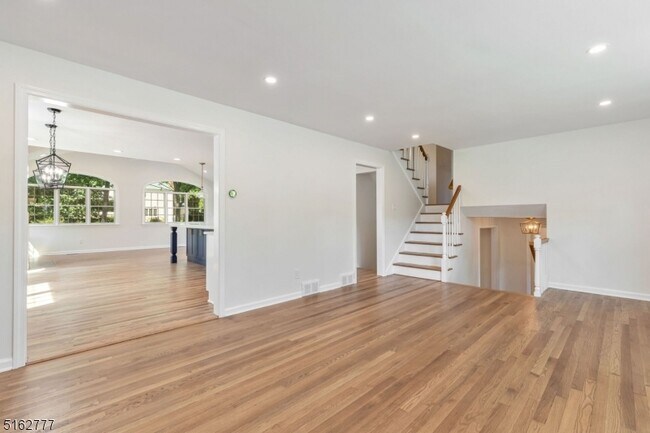 Building Photo - 27 Glenbrook Rd