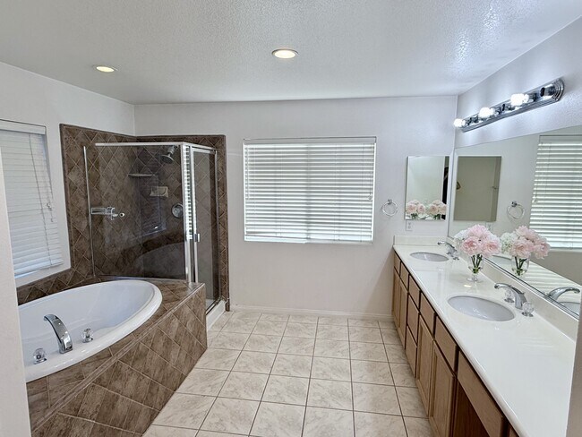 Building Photo - 11226 Evergreen Loop