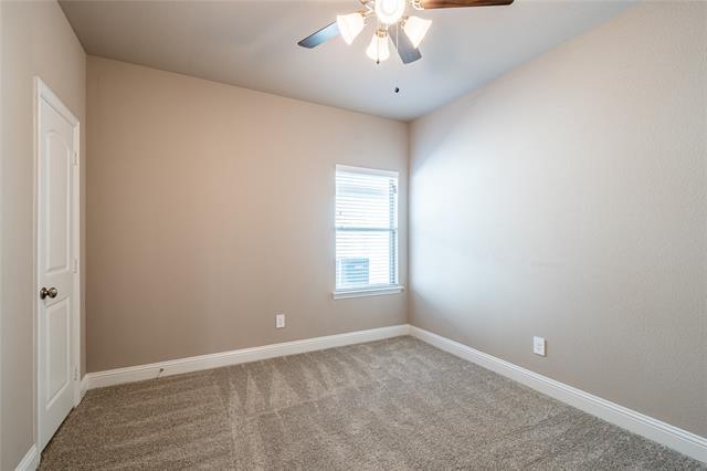 Building Photo - 604 Sycamore Dr