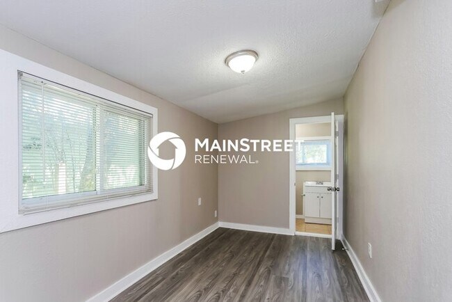 Building Photo - 3 Bedroom Pet-Friendly Home in St Petersburg, FL with Main Street Renewal