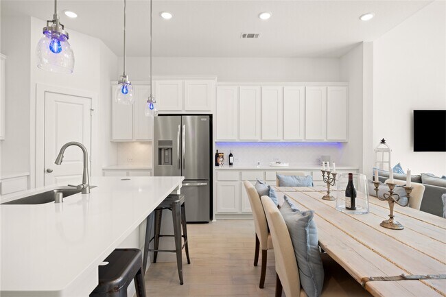 Building Photo - 19730 Curved Steel Dr