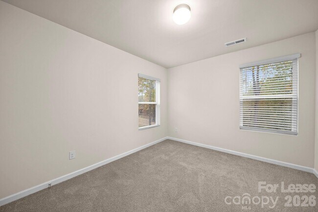 Building Photo - 711 Lackey St