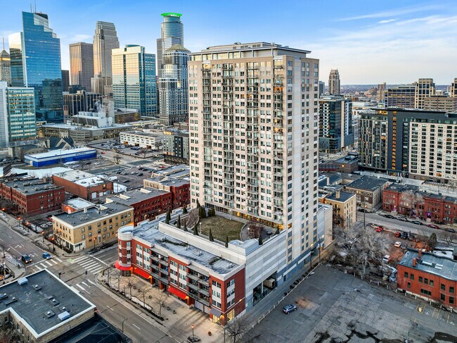 Building Photo - 929 Portland Ave