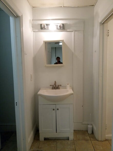 Building Photo - 524 E Lincoln Hwy