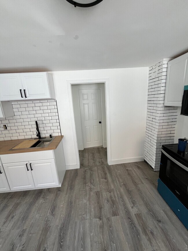 Building Photo - 283 Wilbraham Rd
