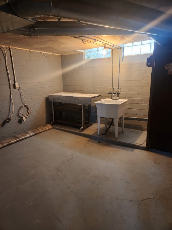 Building Photo - 4353 W 61st St