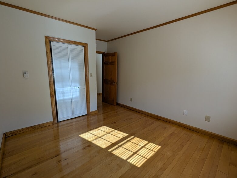 Building Photo - 139 S Esselstyne St