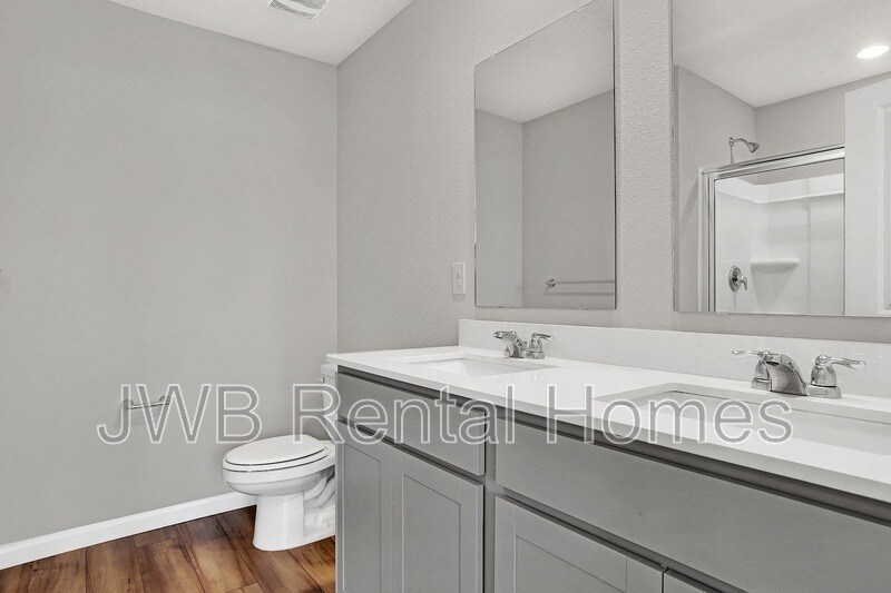 Building Photo - 14567 Macadamia Ln