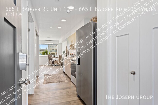 Building Photo - 665 E Badger Rd