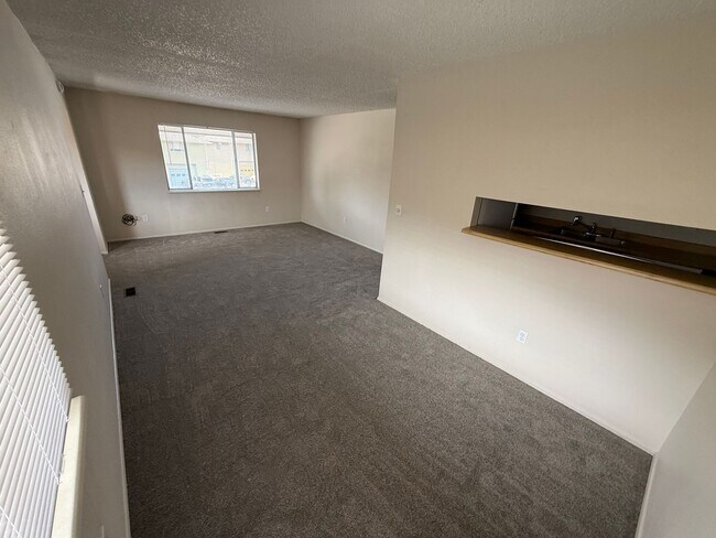 Building Photo - 1410 Crete Ct