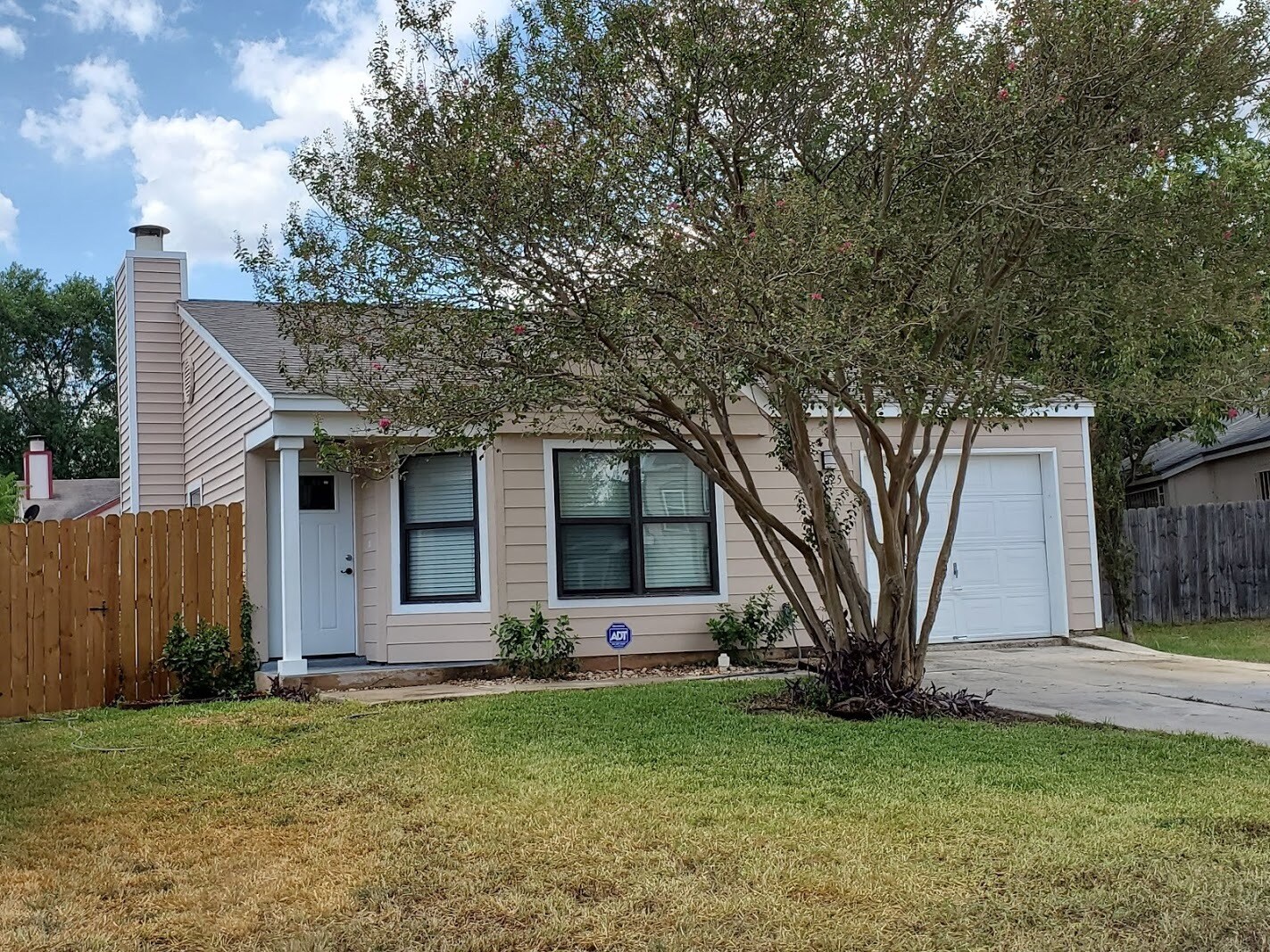 Building Photo - 4025 Colonial Sun Dr