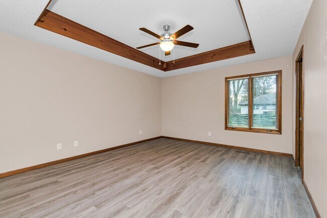 Building Photo - PRE-LEASING! 3 Bed / 2 Bath in south central Springfield
