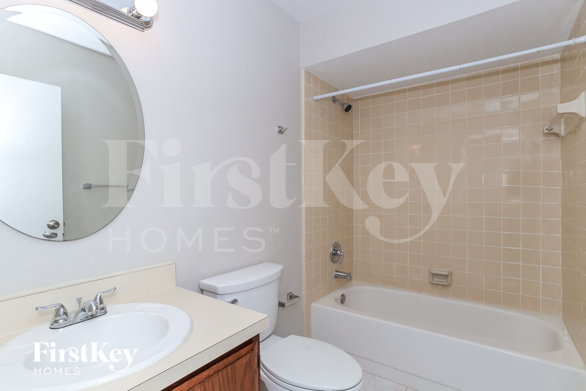 Building Photo - 709 Heather Ln