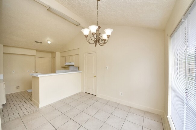 Building Photo - 7503 Roaring Springs Dr