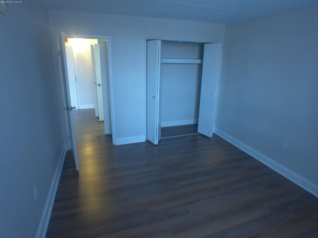 Building Photo - 546 Centre St