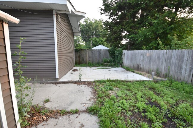 Building Photo - McKinley Terrace Home for Rent in South Bend, IN