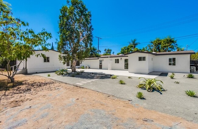 Building Photo - Charming & Upgraded San Marcos Home with Privacy and Space