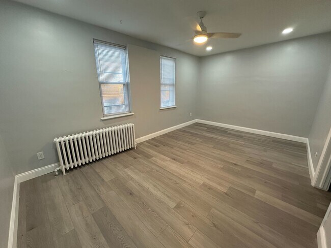 Building Photo - 6236 Hasbrook Ave