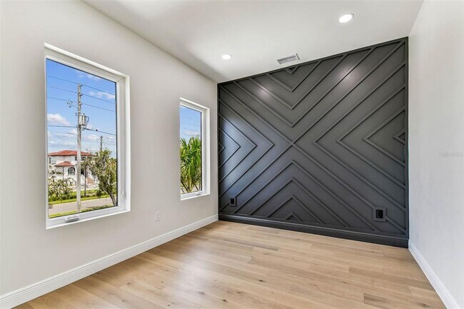 Building Photo - 3 Treasure Ln