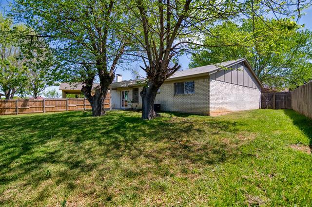 Building Photo - 7616 Parkwood Ln