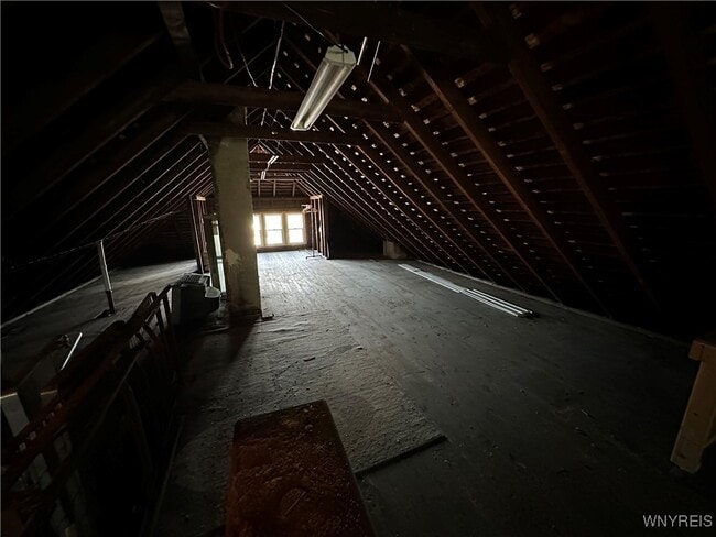 Building Photo - 1133 Hertel Ave