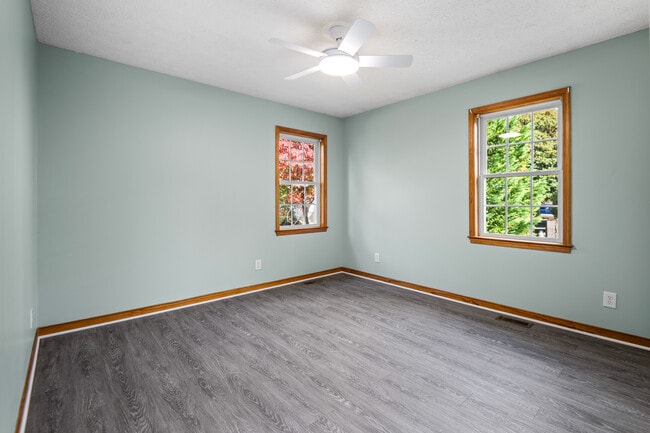 Building Photo - 514 Highland Ave