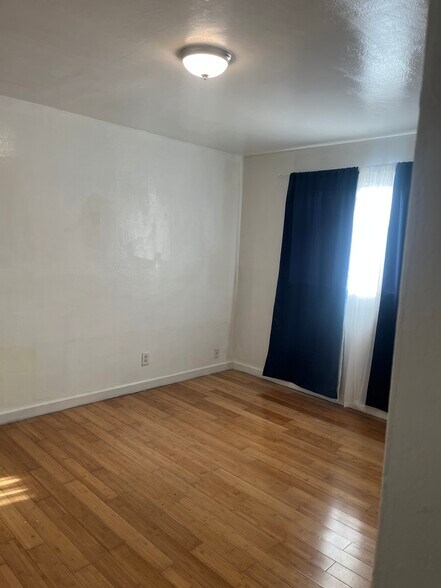 Building Photo - 359 S 17th St