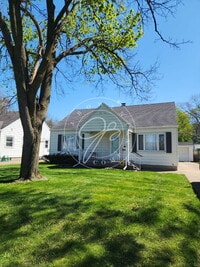 Building Photo - "Charming 2-Bedroom Haven on Luscombe Drive with Spacious 1105 sq ft Layout!"