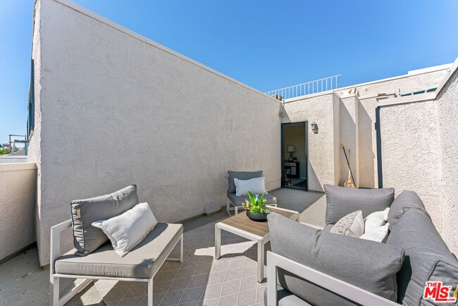 Building Photo - 2677 S Centinela Ave