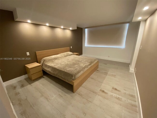 Building Photo - 3161 S Ocean Dr