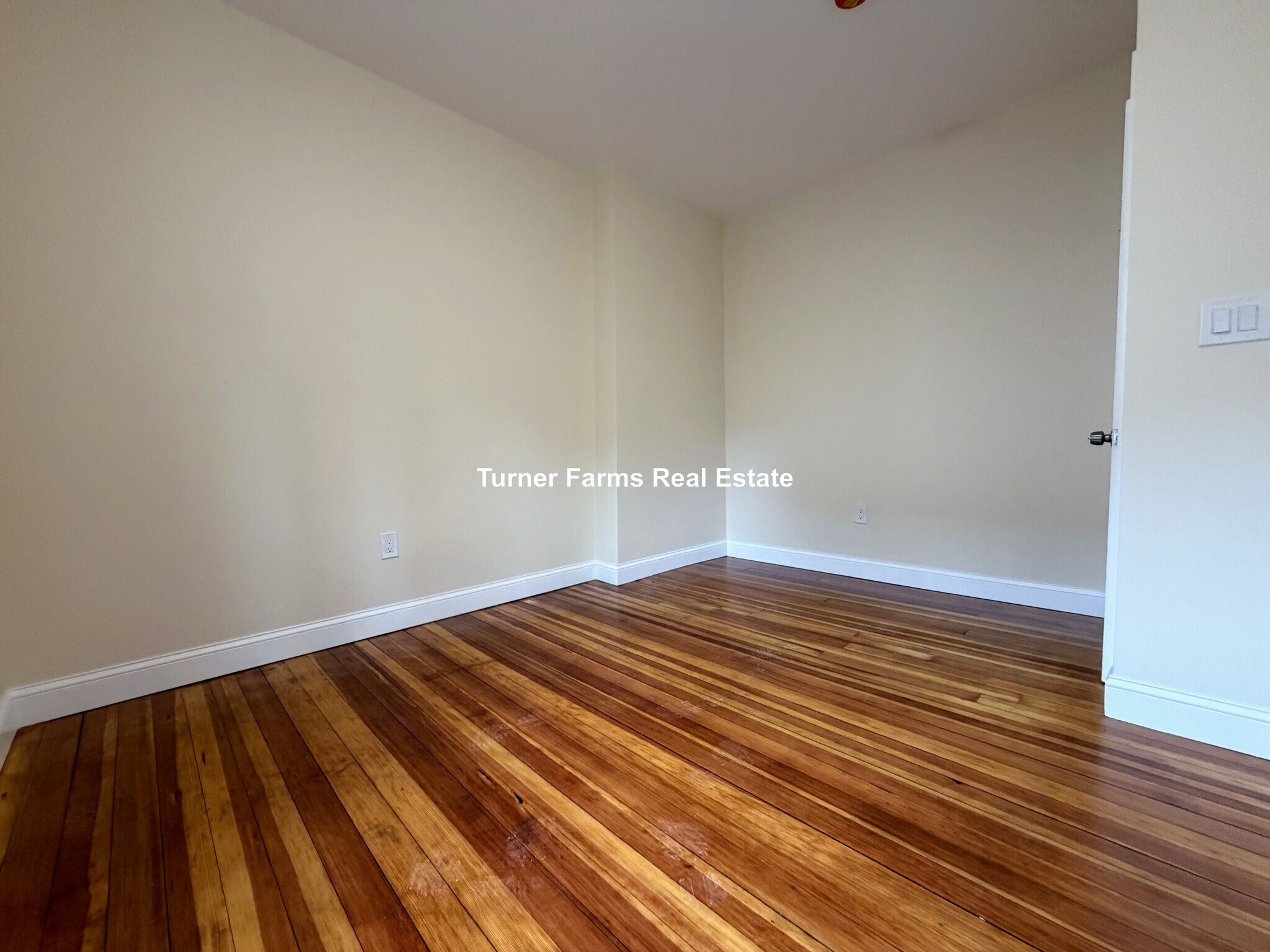 Building Photo - 5 Lowell Cir