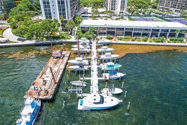 Building Photo - 1915 Brickell Ave