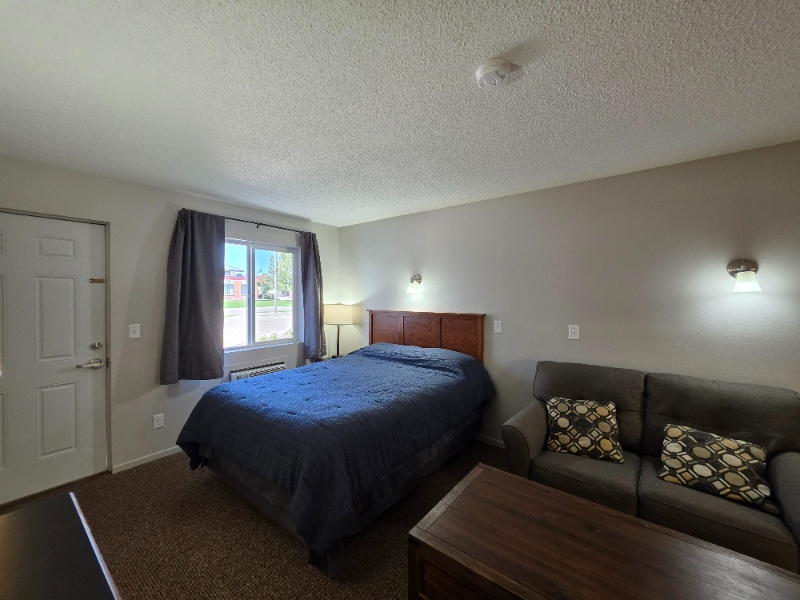 Building Photo - 590 Spruce St