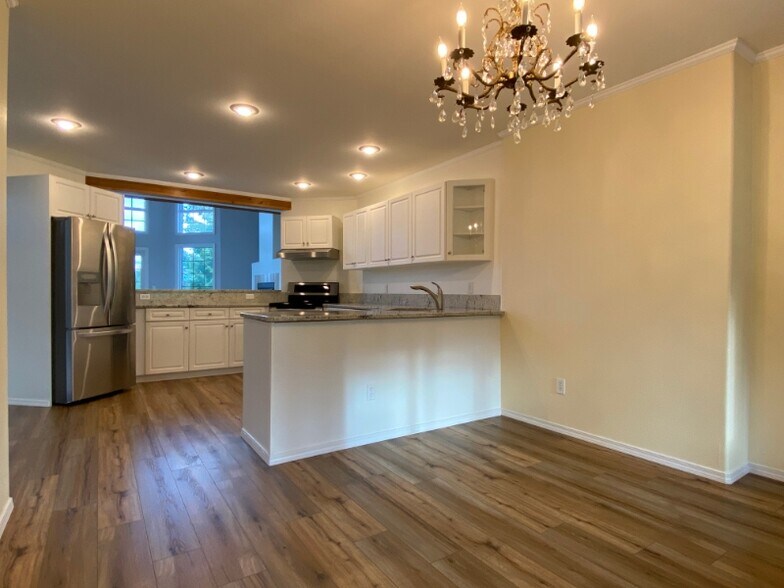 Building Photo - 614 Masters Ct