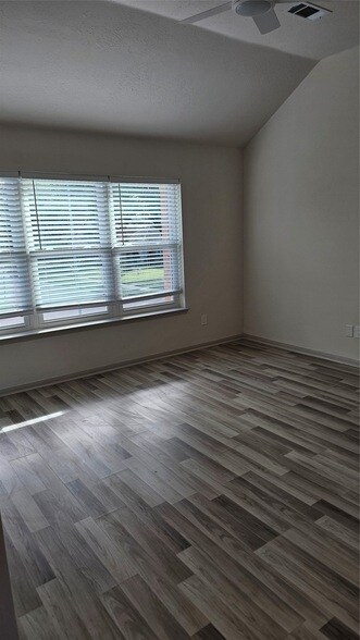 Building Photo - 23510 Stratsborough Dr