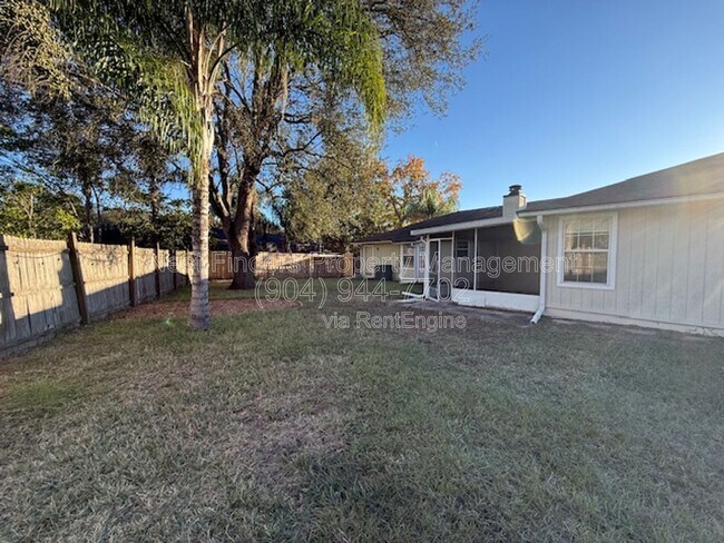 Building Photo - 12947 Tree Wy Ct N