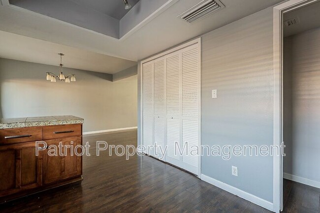 Building Photo - 8331 E Thomas Rd