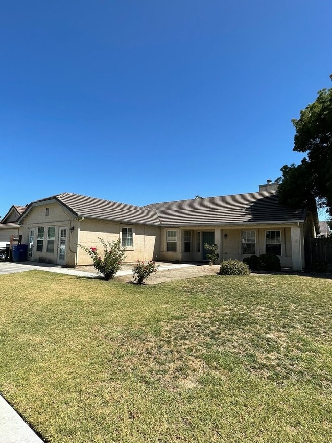 Building Photo - Available Now! – Beautiful Corner Lot Home