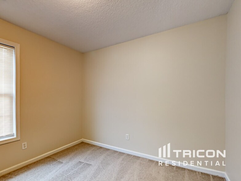 Building Photo - 616 Southern Trace Dr