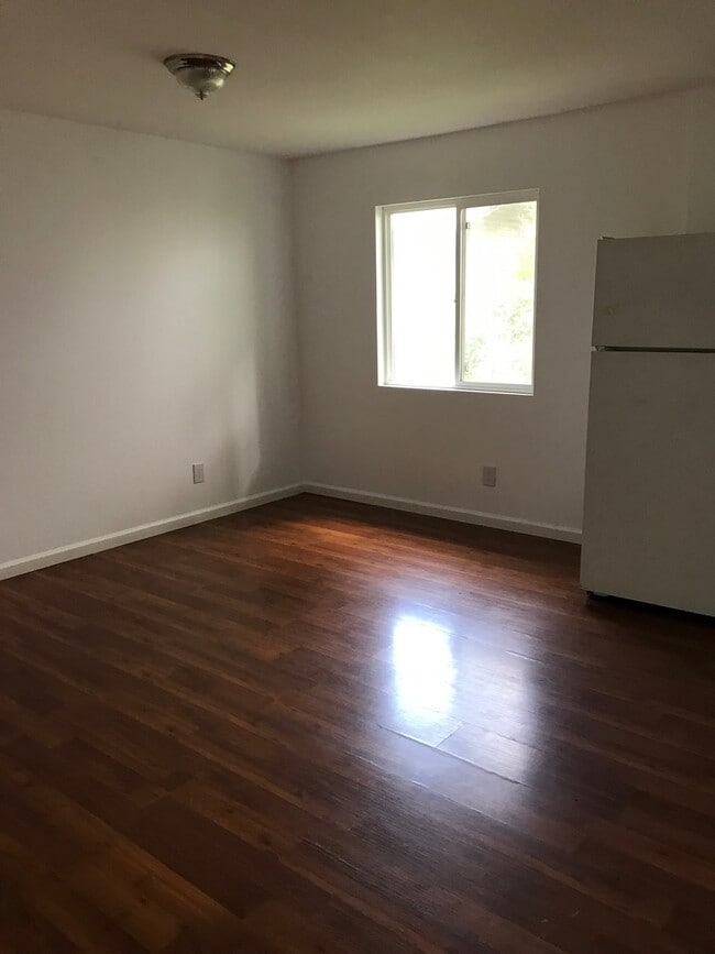 Building Photo - Spacious Dual-Unit Home in Prime Echo Park Location *Close to Dodger Stadium*
