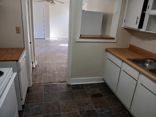 Building Photo - 109 Downing St