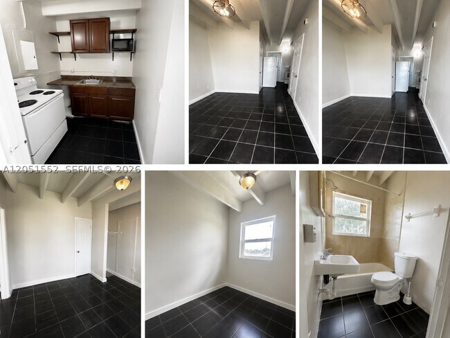 Building Photo - 26510 SW 138th Ave