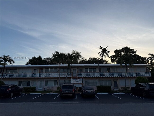 Building Photo - 815 SW 10th Terrace