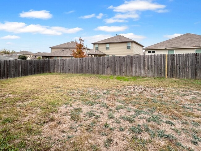 Building Photo - Spacious One Story Home Near Government Canyon