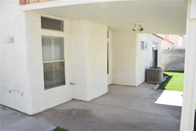Building Photo - 5453 Desert Valley Dr