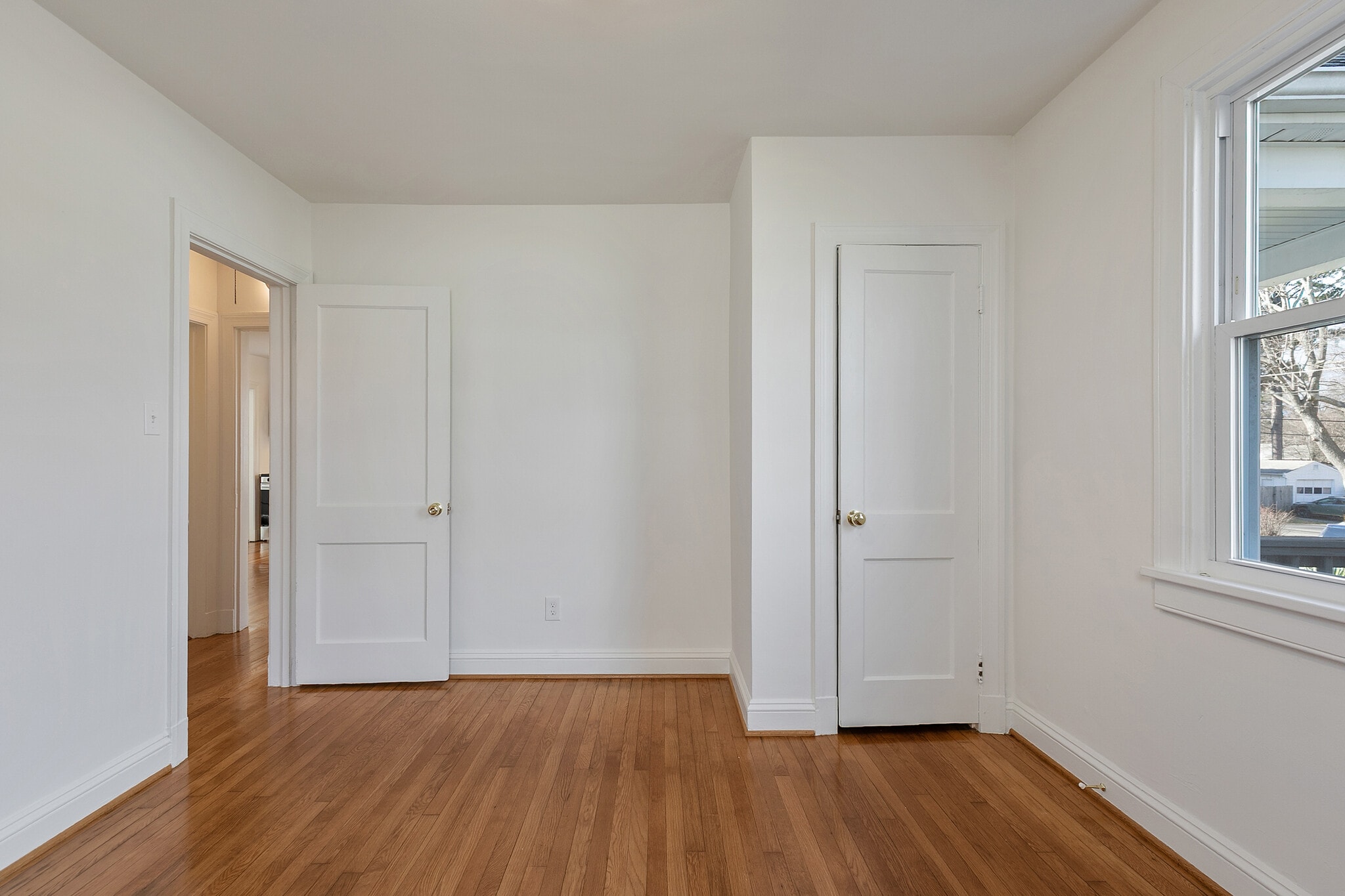 Building Photo - 2629 Dellrose Ave