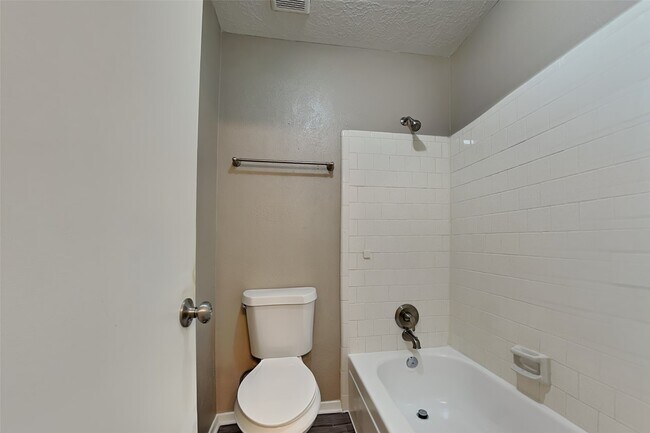 Building Photo - 9906 Dornoch Dr