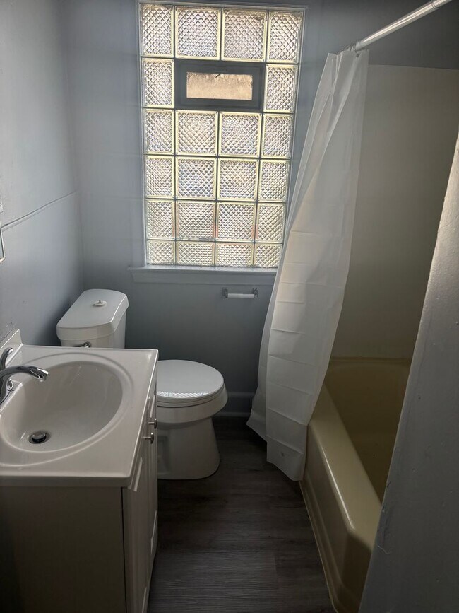 Building Photo - Updated Home In Detroit