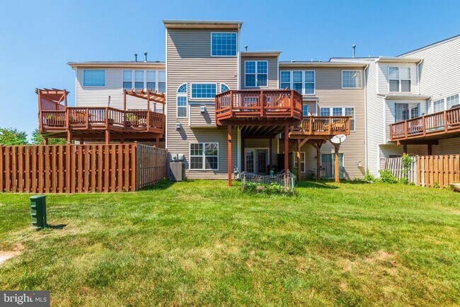 Building Photo - 43831 Chadwick Terrace